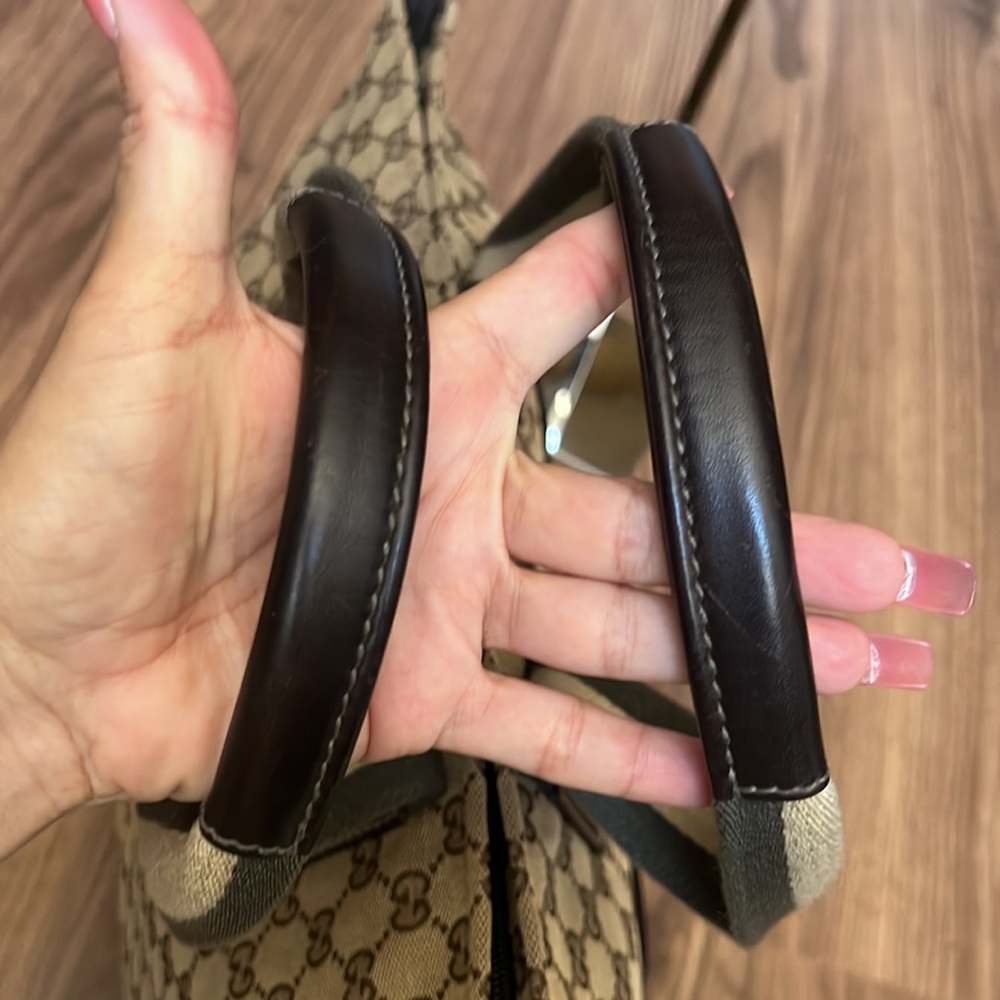 A32- 💯 % authentic Gucci shoulder bag - Picture 15 of 16
